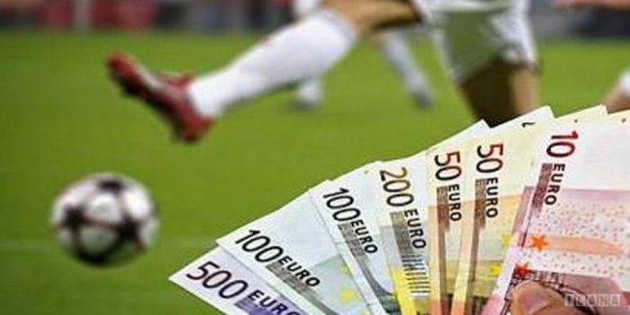 نقش رسانه ها در قرارداد های نجومی بازیکنان فوتبال