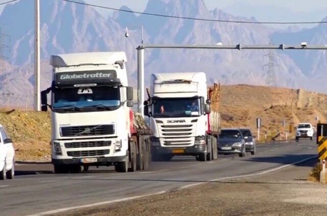 تردد کامیون‌های تجاری از ۳ تا ۱۸ شهریور در مرز مهران ممنوع است