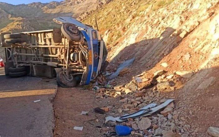 واژگونی مینی‌بوس در ورزقان با ۷ کشته و ۱۱ مصدوم
