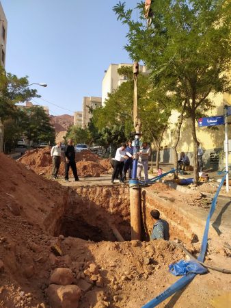 مدیرعامل شرکت آب و فاضلاب آذربایجان شرقی گفت: نیروهای آب و فاضلاب شهرستان تبریز به همراه تجهیزات و امکانات مربوطه در آخرین مسیر از خط انتقال آبرسانی به شمال شرق تبریز در حال فعالیت شبانه روزی و تمام وقت هستند.