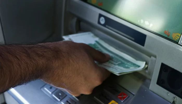 مشکل سقف برداشت وجه از خودپردازها در مرز