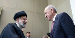 اردوغان در دیدار با رئیسی: جهان اسلام باید فشار بر اسرائیل را افزایش دهدشبکه دولتی «تی‌آرتی» ترکیه از دیدار رئیس‌جمهور این کشور با همتای ایرانی در تاشکند و گفت‌وگو درباره مسائل دوجانبه و اوضاع غزه خبر داد.
