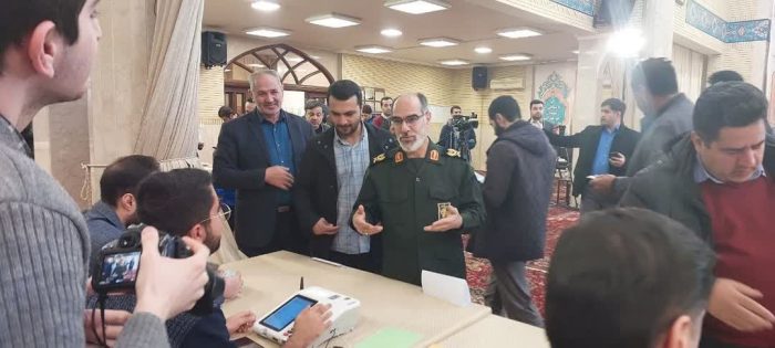 فرمانده سپاه عاشورا رای خود را به صندوق انداخت