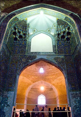 مسجد کبود تبریز، گنبدی از جنس آرامش