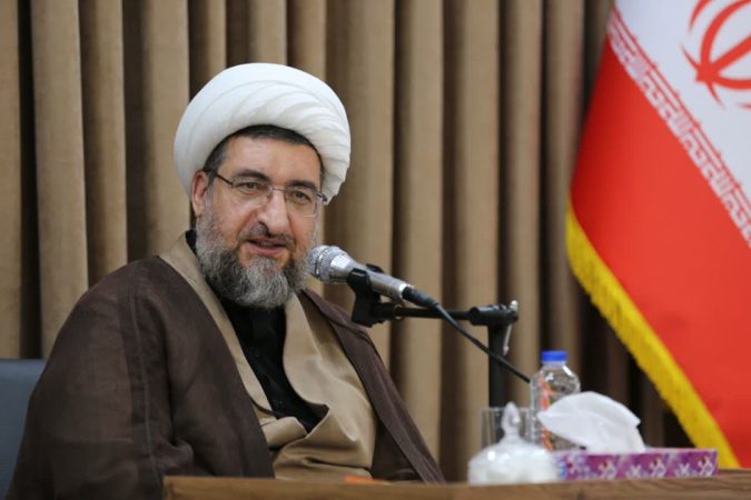 هشدار امام جمعه تبریز بر رخنه تفکرات عوامانه در دانشگاه‌ها