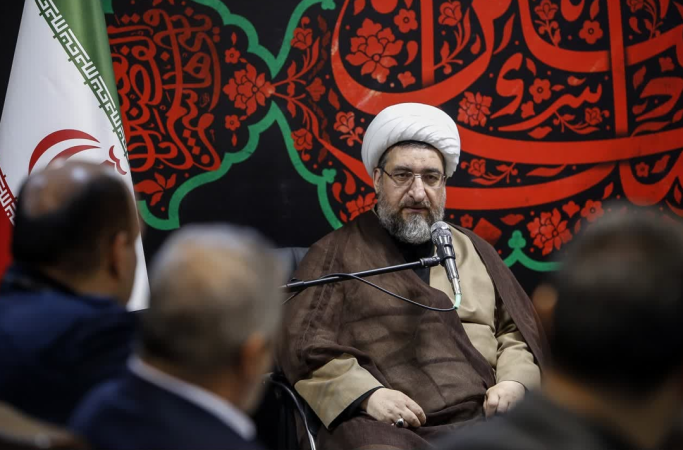 مسؤولان درگیر اختلافات سیاسی نشده و آن را به جامعه نکشاند