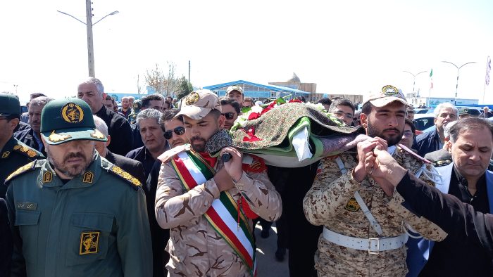تشییع پیکر مادر شهیدان «احمدرضا و خلیل تمهیدی» در مراغه