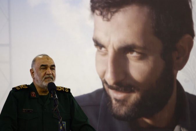 سرلشکر سلامی: دشمن فریبکارانه دم از مذاکره مستقیم زیر سایه تهدید می‌زند
