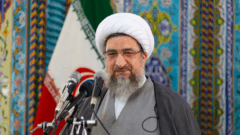 ملت ایران عاشورایی در مقابل جبهه ظلم و استکبار ایستاده است