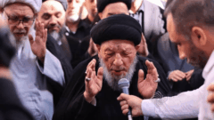 چه کسی بر پیکر امام شهید در نجف نماز خواند؟