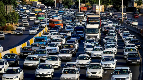 سهم ۵۴ درصدی خودروهای شخصی از سفرهای شهری تبریز